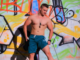 DarrenBondds - Cam hot with a trimmed genital area Horny gay lads 