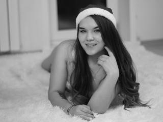 AlliviaStar - Chat live hard with this amber hair Hot babe 