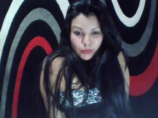 NexiFontain - Web cam hard with a shaved private part Lady over 35 
