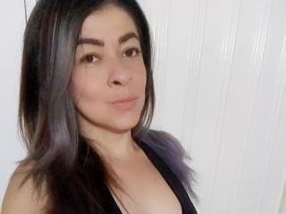 RoseChaudeX - Webcam live x with this muscular build Sexy lady 