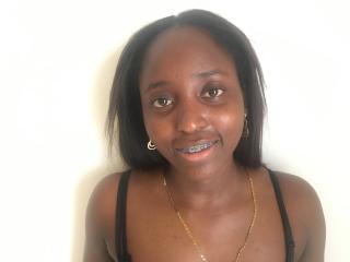 CamlindSayeBony - Webcam live exciting with this shaved intimate parts Lady over 35 