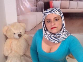 PussyMuslim - Live nude with a Horny lady 