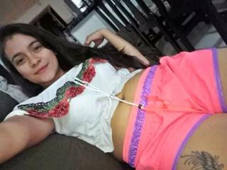 CrystalHoney - Video chat sex with this latin american Young and sexy lady 