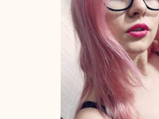 YummyDolly - Video chat hot with a European Girl 
