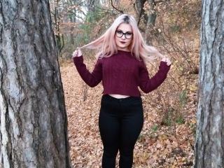 YummyDolly - online show exciting with this blond Girl 