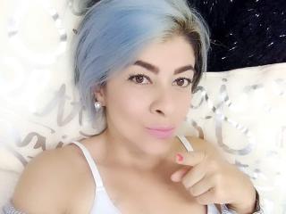 RoseChaudeX - Cam hot with a Hot lady with little melons 