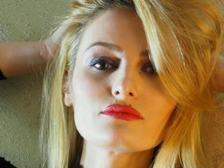 Ambraa - chat online x with this small hooter Sexy babes 