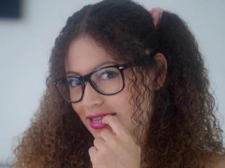 CuteAngels - Chat hot with this average body Woman that love other woman 