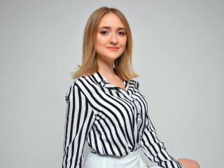 MoonShadow - Live sexy with this European Sexy girl 