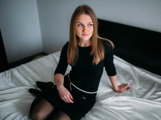 AreliaFlower - chat online x with this golden hair Young lady 