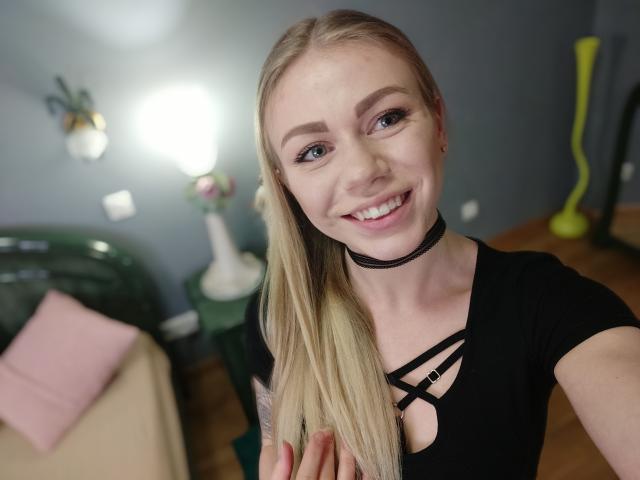 CarolineBlonde - Live porn &amp; sex cam - 6100396