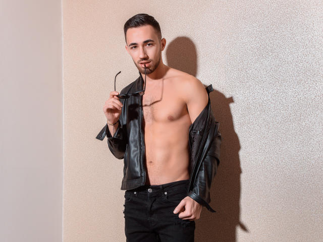 HaroldBain - Live porn &amp; sex cam - 6109601