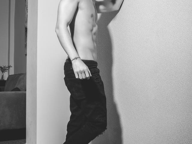 HaroldBain - Live porn &amp; sex cam - 6109616