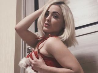 KaliRoses - online show hard with a Girl with average boobs 