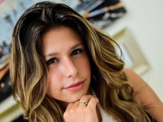 MelisaWhite - Webcam exciting with this latin american Young and sexy lady 