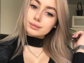 AlexaFlex - Chat sexy with a shaved genital area Young lady 