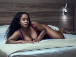 NahomySwiftX - Video chat sexy with a Horny lady 