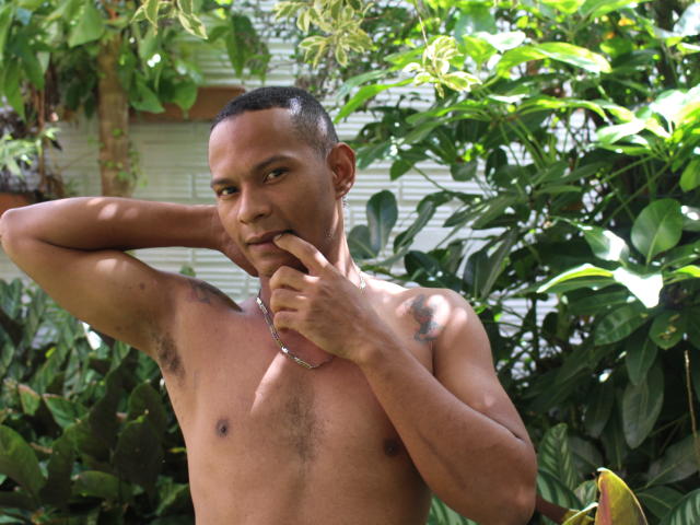 AnacondaBig - פורנו בשידור חי ומצלמת סקס - 6135056