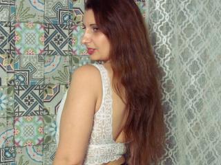 Sylena - Webcam xXx avec une Femmes avec une bonne grosse poitrine sur le site XLove.com 