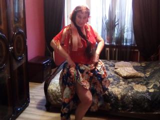 MagicEsmeralda - online show nude with a ginger MILF 