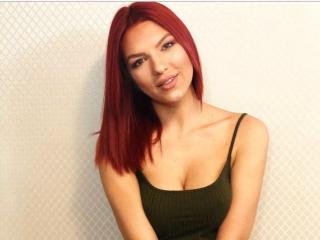 UniqueShea - Chat live hard with this European 18+ teen woman 