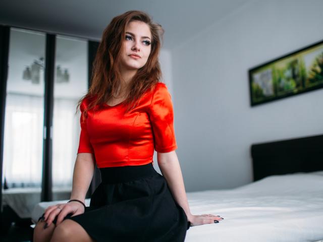 WiriaFlower - Webcam porn with a European Young lady 