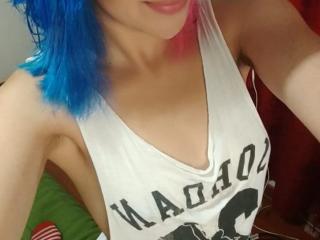 Cristtine - Webcam sexy with a average constitution Young lady 