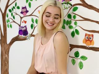 AudreyDukes - Chat cam sex with this hairy genital area Sexy girl 