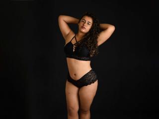 Yennci - Chat cam x with this latin Sexy lady 