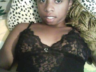 Mimygyal - online show sexy with this shaved intimate parts Young and sexy lady 