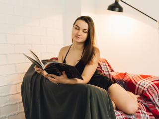AlexaLovely - online chat exciting with a European Young lady 