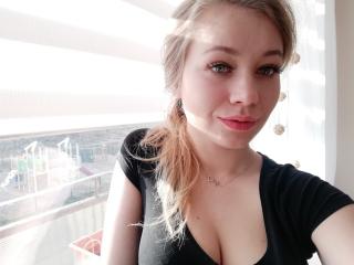 HollyCandyX - Webcam live sexy with a standard breast 18+ teen woman 