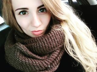JoanSunny - online chat x with this regular chest size Hot babe 