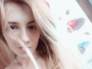 JoanSunny - Live cam hard with this White Sexy girl 
