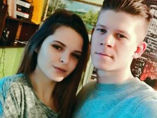 ForeverSplash - Webcam hot with this White Female and male couple 