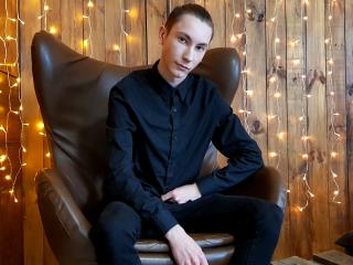 MaxAugust - chat online x with a slender build Men sexually attracted to the same sex 