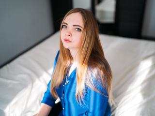 LerruNight - Chat live porn with this light-haired Young lady 