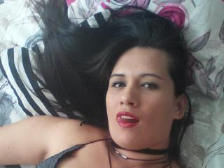 MandyHoney - Cam hot with this stout build Hot babe 