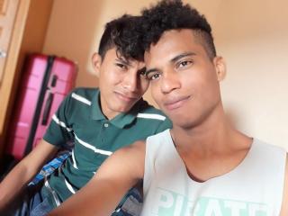 AngelsMaleCpl - Webcam hard with a latin american Gay couple 