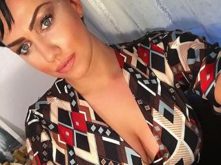 NoaLove - online chat exciting with a shaved private part Sex college hottie 