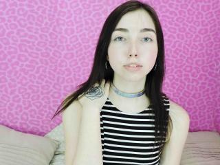 LianneShine - online chat exciting with this cocoa like hair Young and sexy lady 