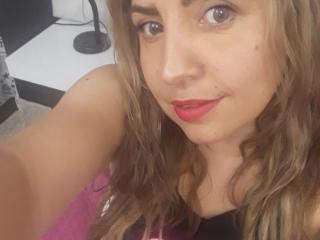 KatyMadison - Live cam exciting with this shaved private part Attractive woman 