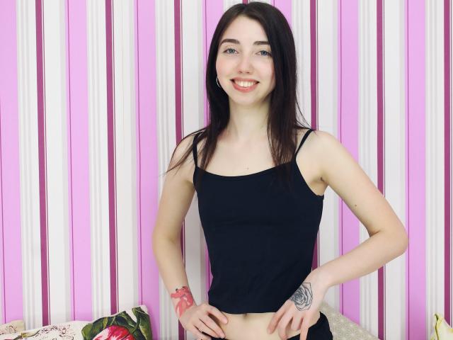 LianneShine - Live cam hot with this scrawny Hot babe 