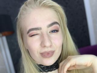 KilianWW - Web cam nude with this light-haired Young and sexy lady 