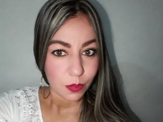 SweetSora - online show nude with this latin Attractive woman 