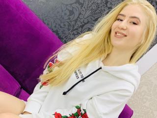 KilianWW - chat online hot with this average hooter Young lady 