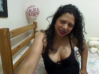 SweetBrunett - Live cam hard with a average boob Horny lady 