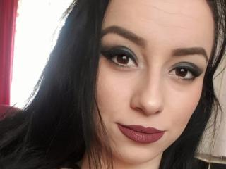 LaraNatlie - Chat nude with a European Sexy girl 