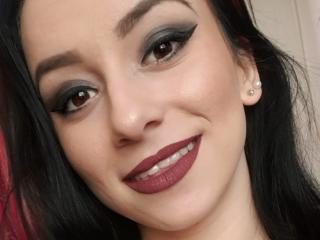 LaraNatlie - chat online hot with this European Girl 