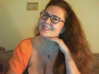JuicyXSandra - Webcam nude with this brown hair Sexy mother 